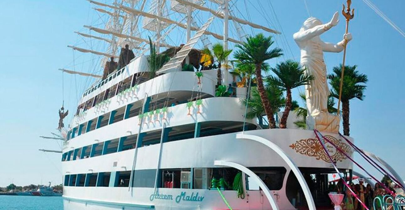 Akdeniz’in Cazibesiyle Dolu Bir Gün: HAREM MALDİV YAT ANTALYA!